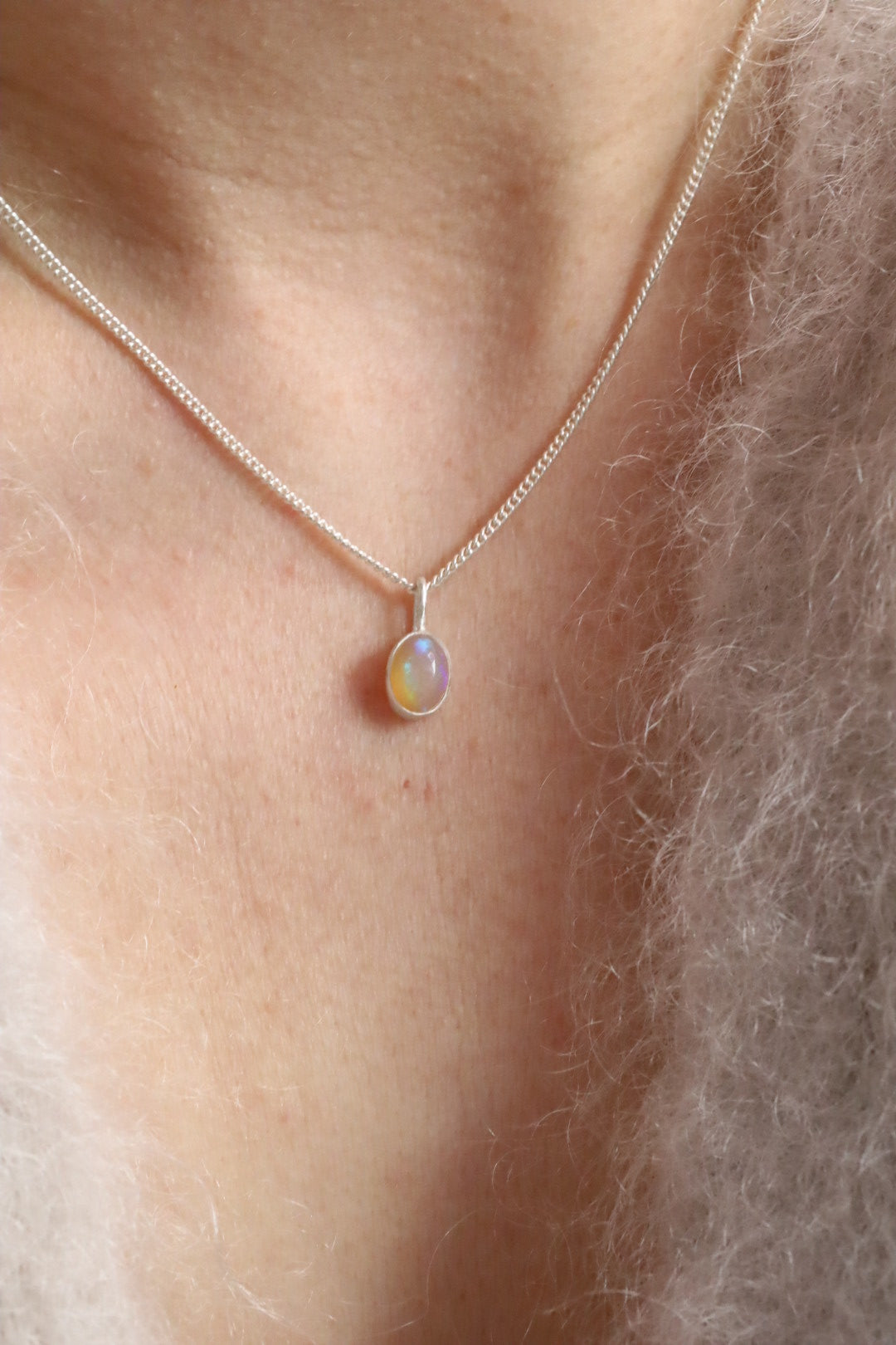 Einzelstück ausverkauft! - Äthiopischer Opal Cabochon