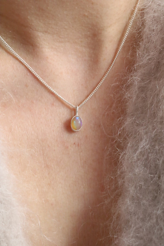 Einzelstück ausverkauft! - Äthiopischer Opal Cabochon