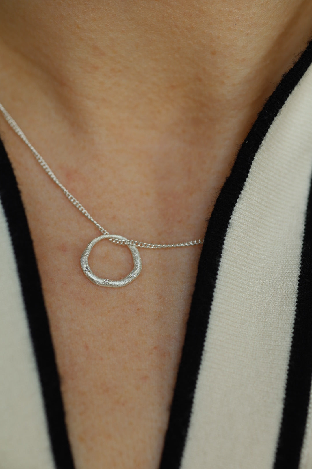 Ausverkauft! Einzelstück! Movere s mit drei Diamanten