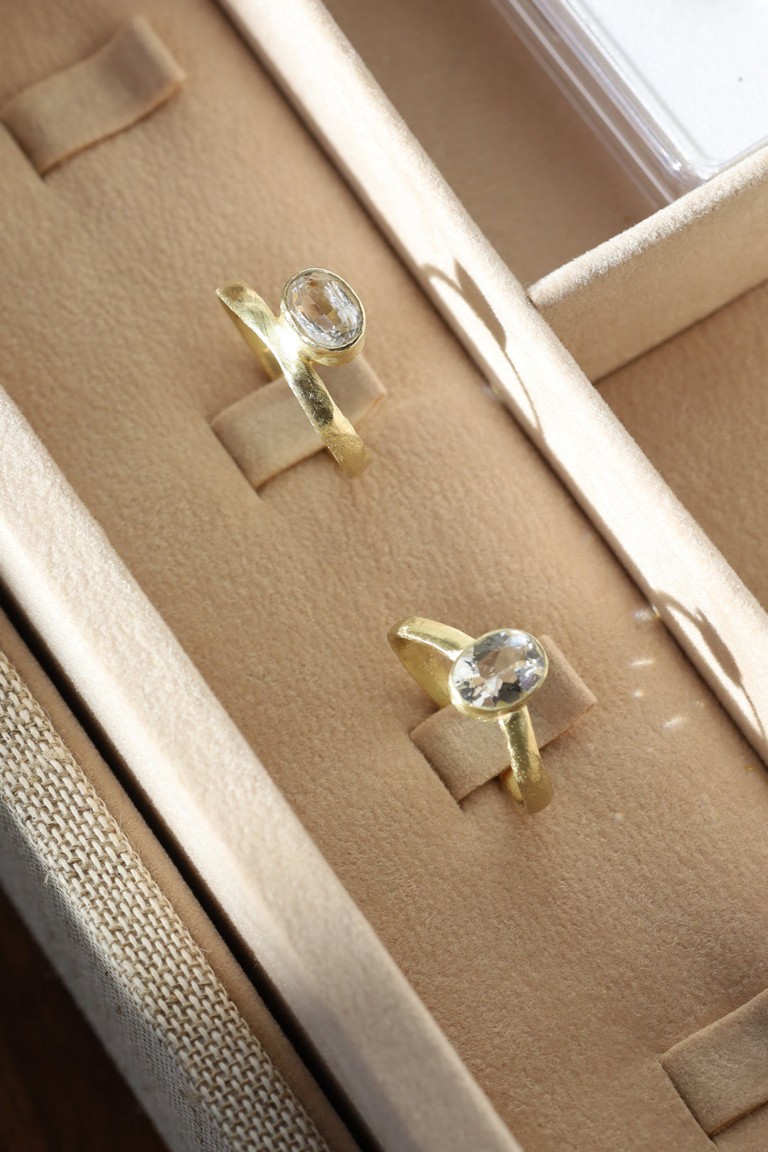 585er Echtgold Ring mit Bergkristall hochkant